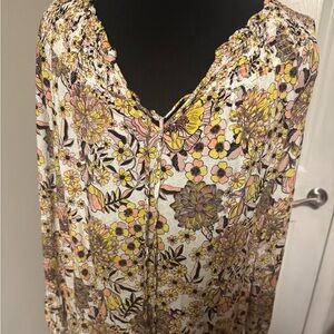 Floral Textured Top Jane & Delancey